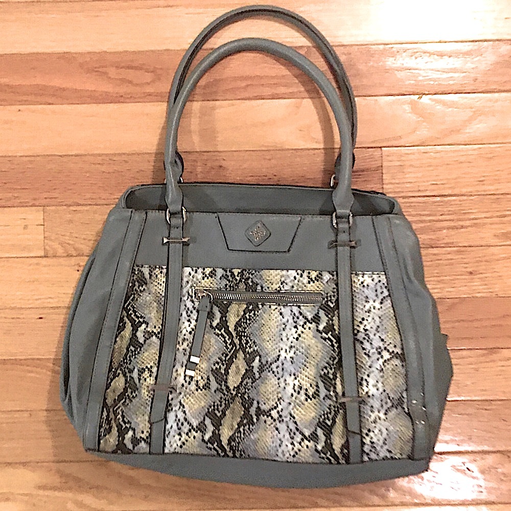 Simply Vera Sage snake satchel🌺❤️ - Picture 2 of 15